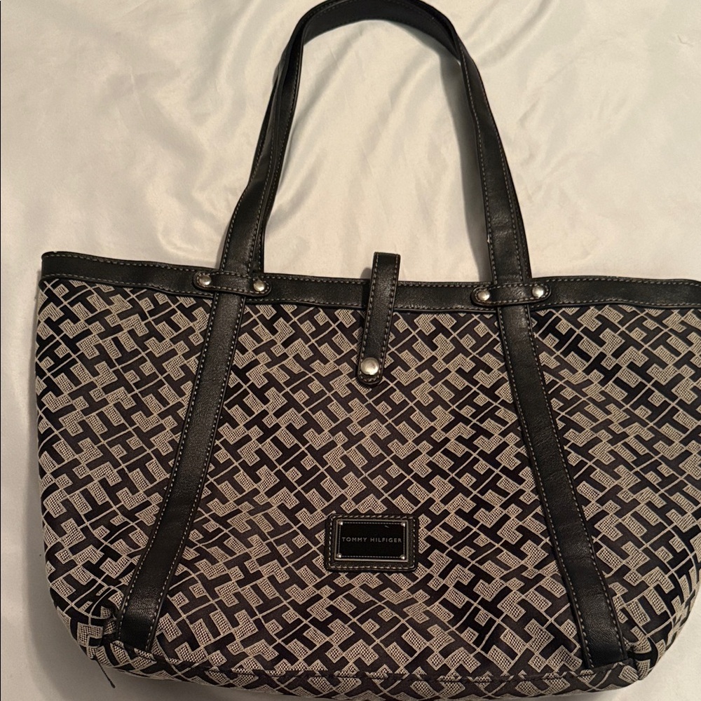 Tommy Hilfiger Black and Gray Patterned Tote - Picture 6 of 6